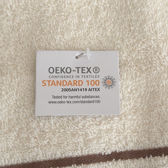 NWT Beige Striped Bath Towels! - Picture 14 of 16